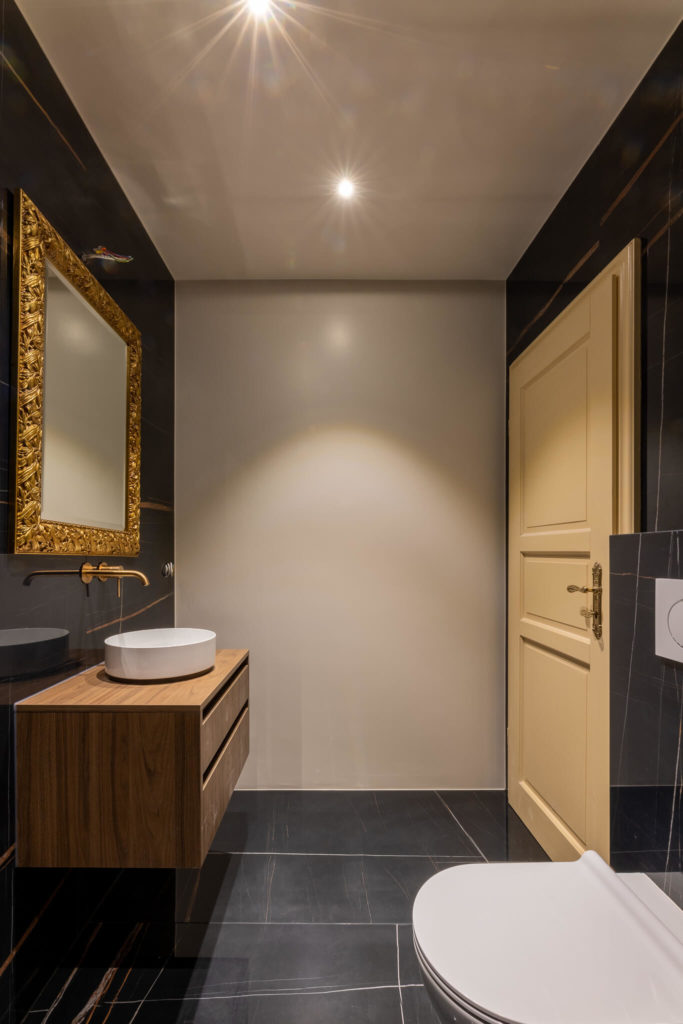 Rénovation de deux salles bains à Montreux, Carelage en immitation marbre